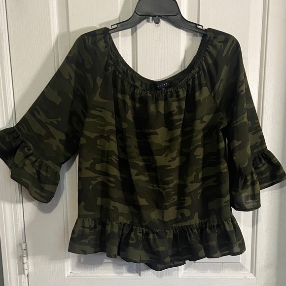 Sanctuary Tops - Sanctuary Green Camouflage Ruffle Blouse